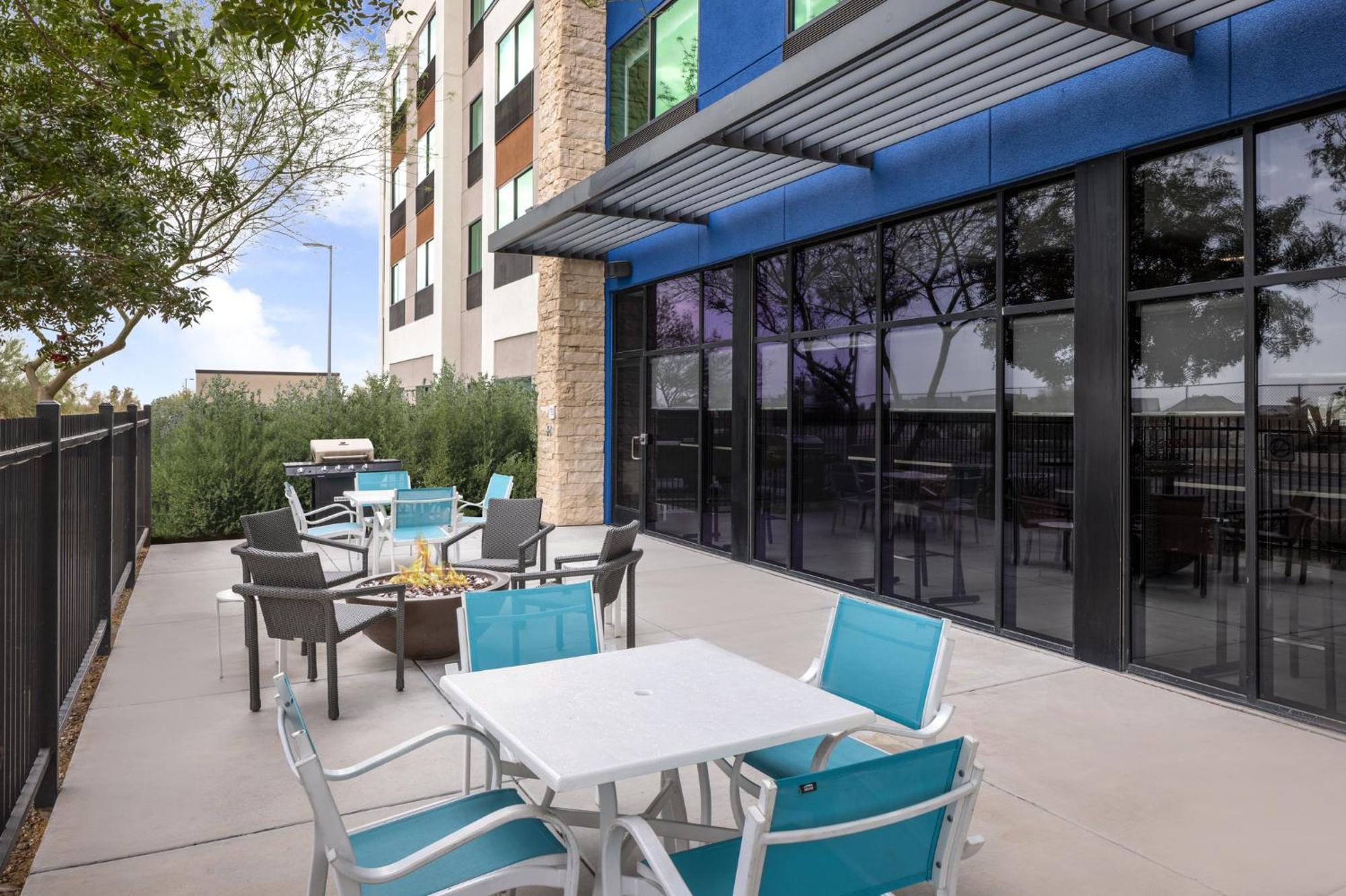 Holiday Inn Express & Suites Phoenix West - Buckeye By Ihg Exterior photo